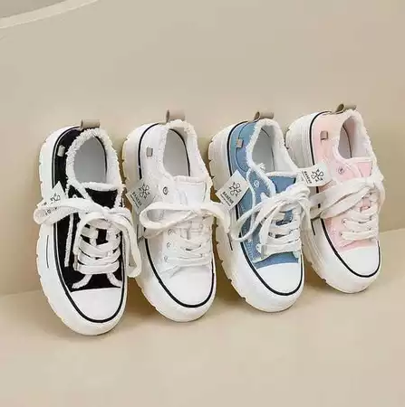 Sepatu Casual Wanita EV0047